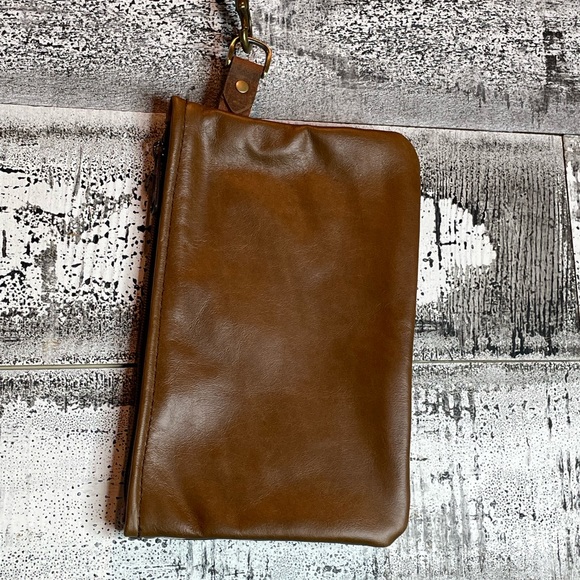 Cowhide Wristlet Clutch Leather Brown Embossed Leather Crossbody bag zippered - Picture 7 of 8